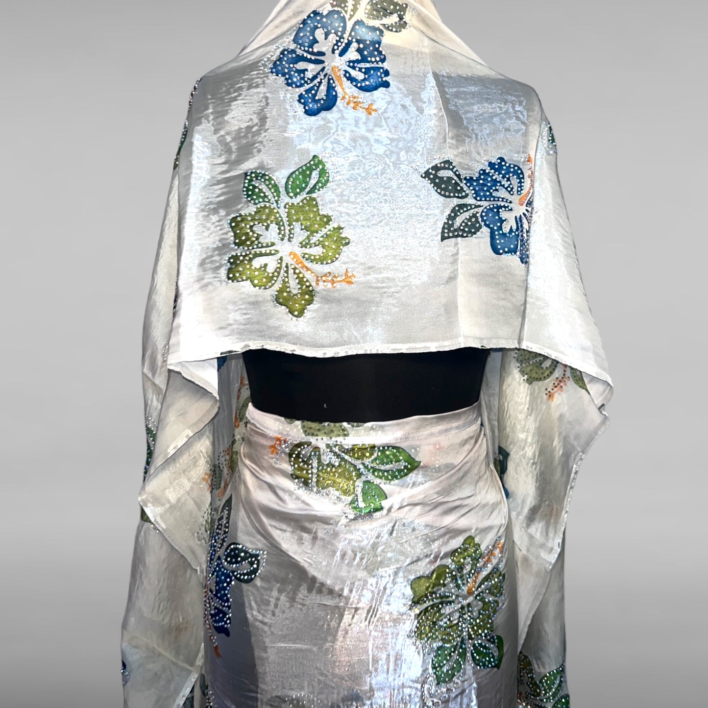 Nabila (White Flora Toub)